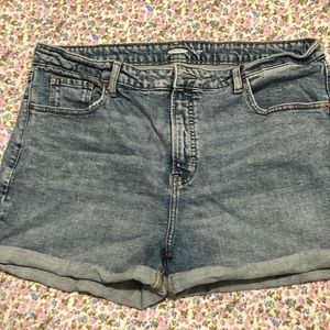 Old navy denim shorts. Size 18.